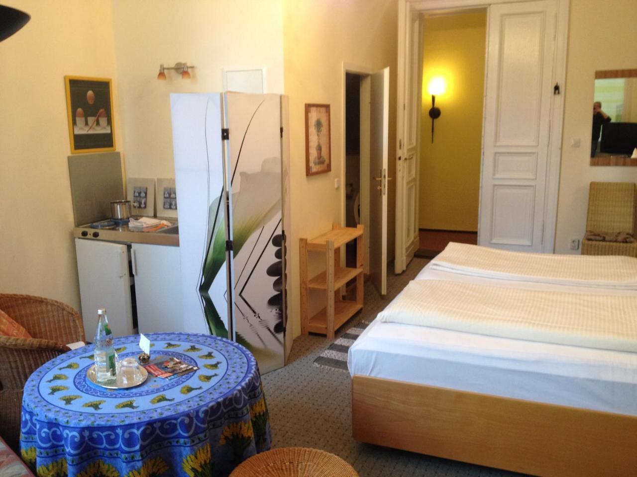 Hotel Pension Columbus Am Kurfurstendamm Берлин Экстерьер фото