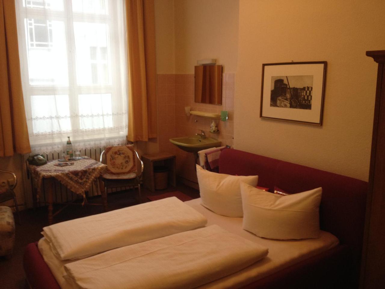 Hotel Pension Columbus Am Kurfurstendamm Берлин Экстерьер фото